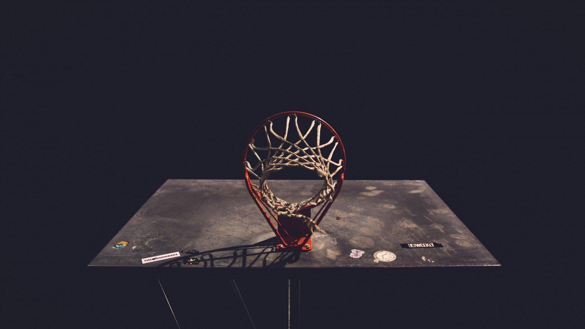 德甲联赛激战正酣，拜仁慕尼黑与多特蒙德上演巅峰对决