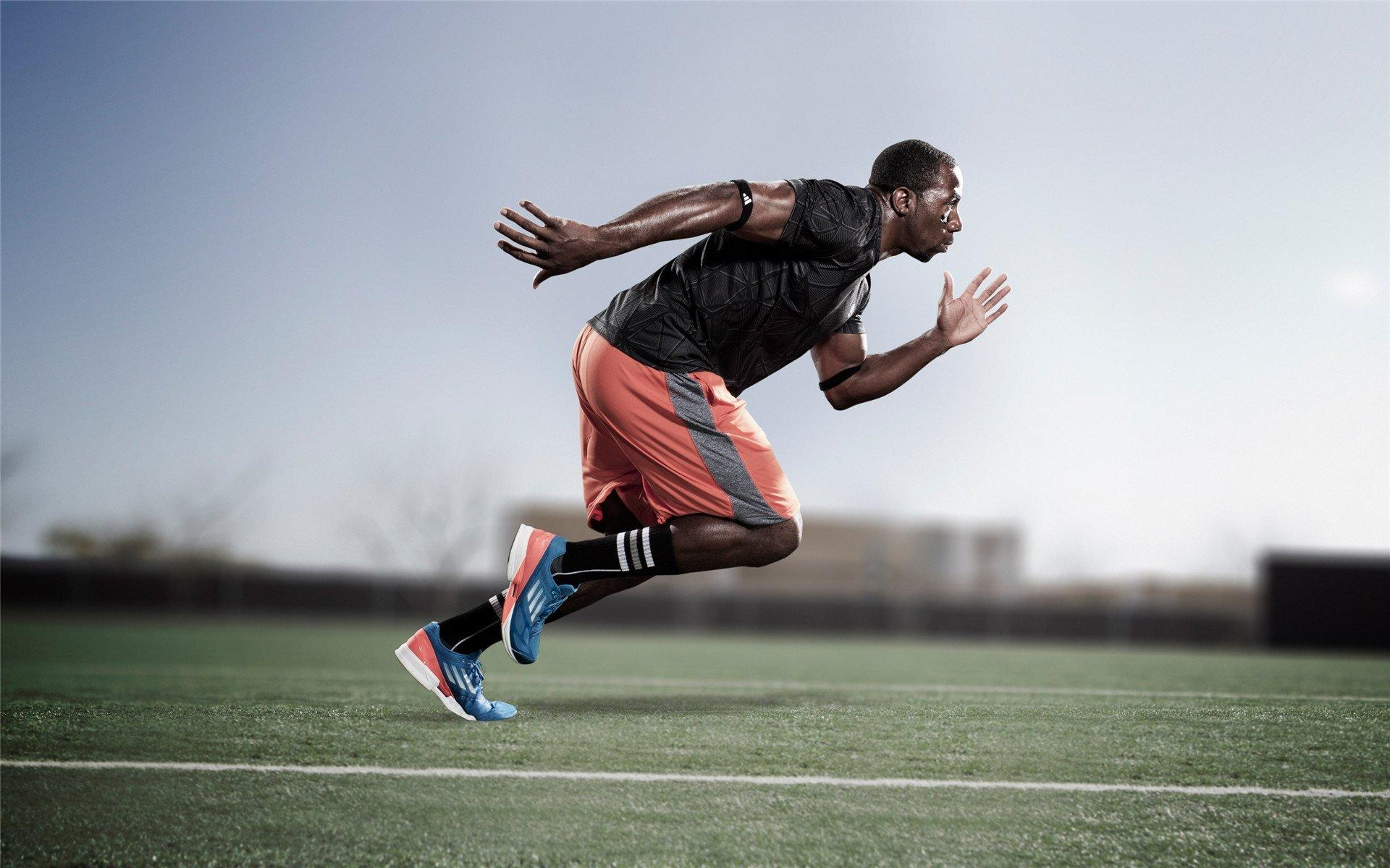 梅西第八次荣膺金球奖 足坛传奇再创历史新高度