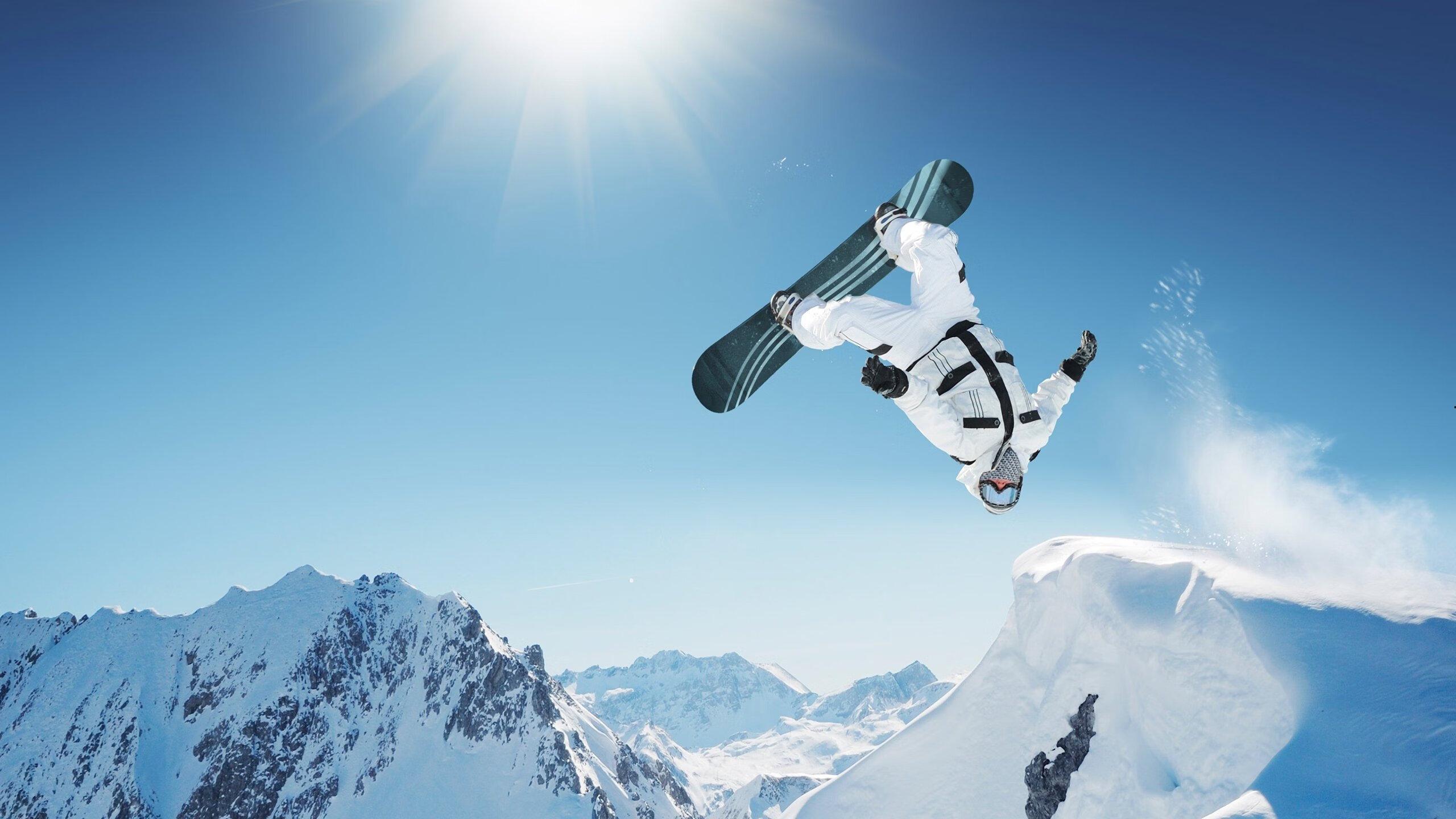 从低谷到巅峰，伤病康复背后的体育精神与科技力量