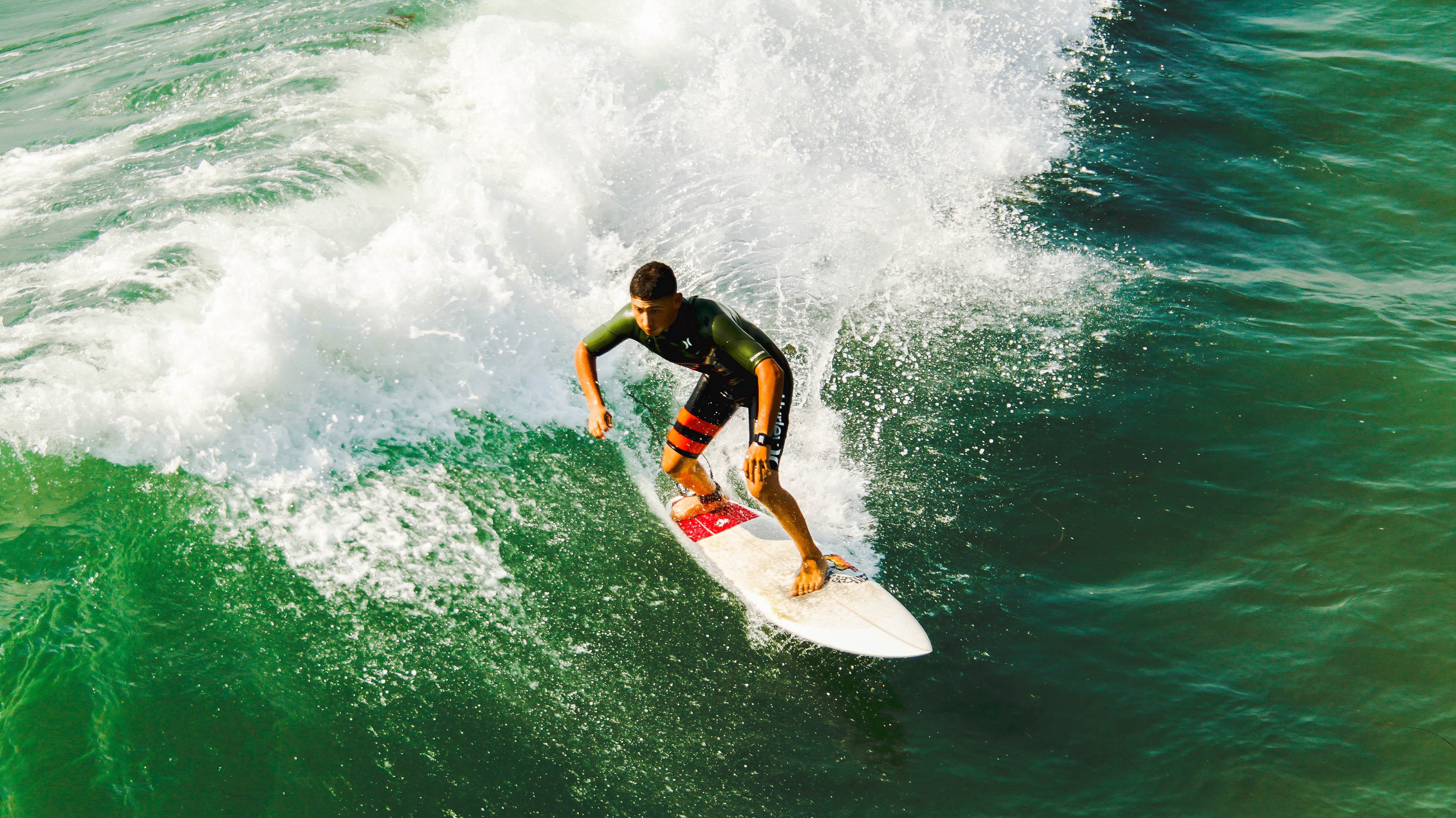 混合泳新星闪耀全国锦标赛，破纪录表现引爆泳坛热议